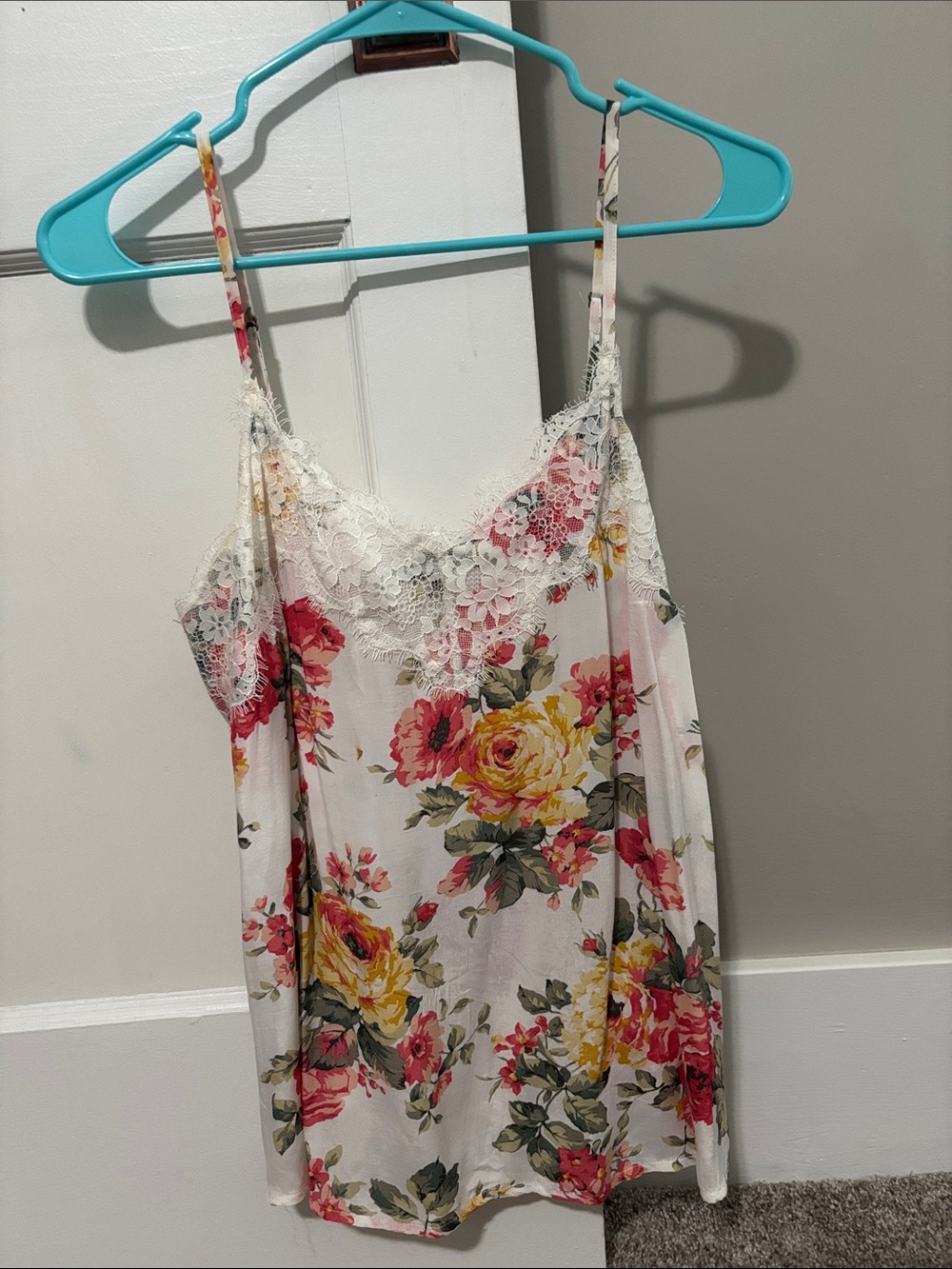 Abercrombie & Fitch White Floral Lace-Trim Camisole with Pink & Yellow Roses